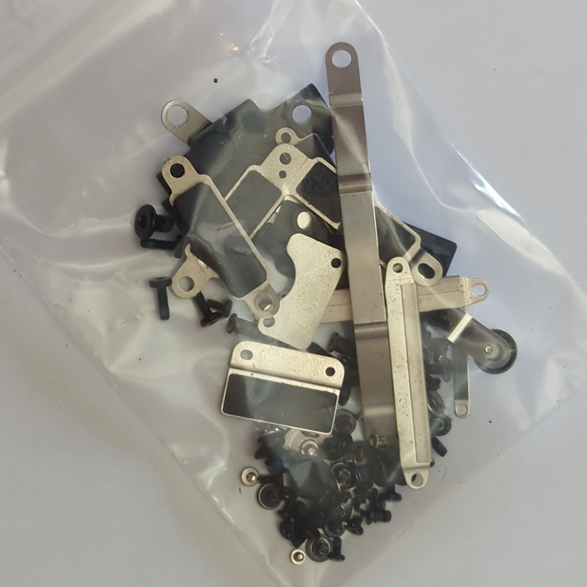 Apple MacBook Pro 13 A2251 Schraubensatz Schrauben Halterungen Screw Set 2020