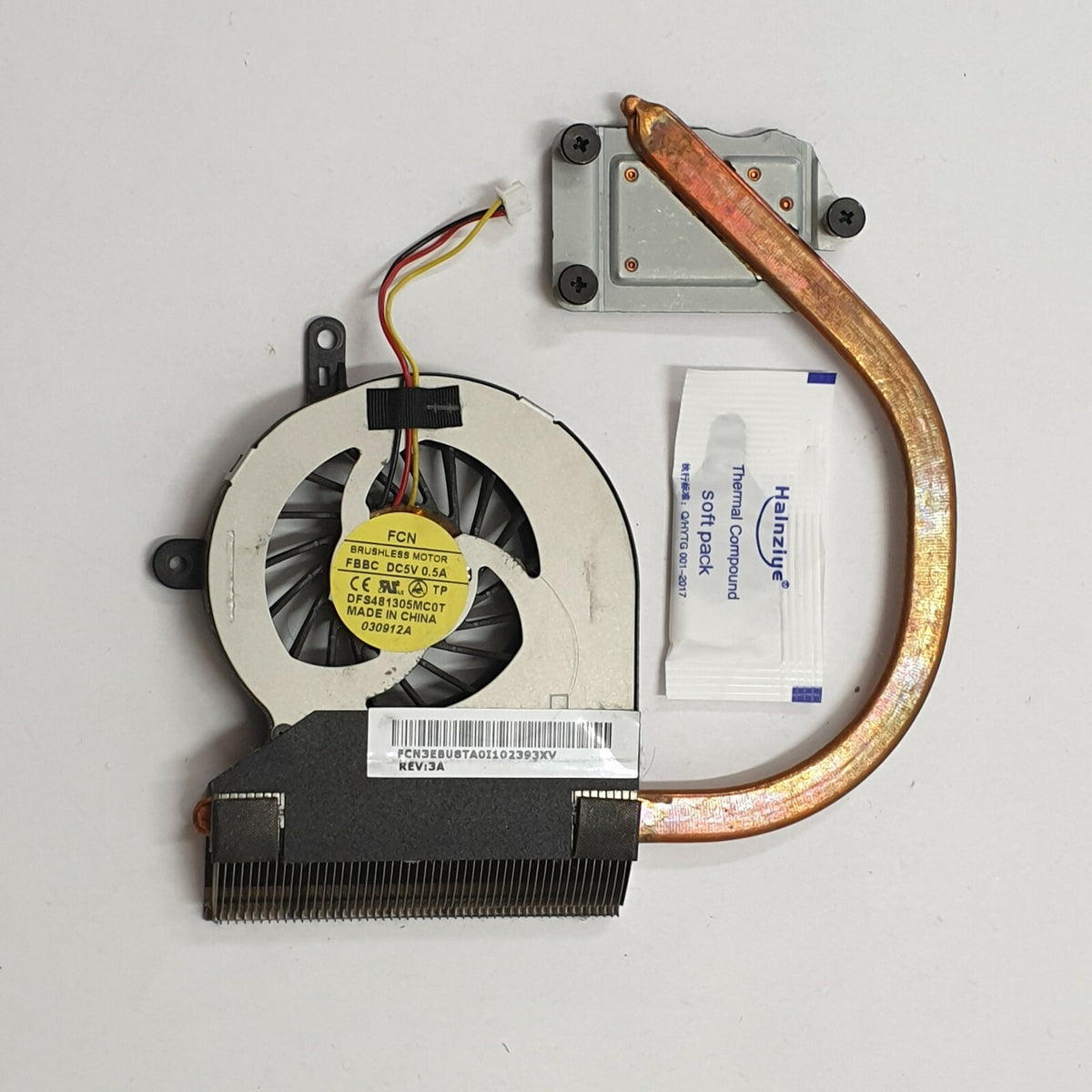 Toshiba Satellite L830 Kühler Lüfter Heatsink Fan mit Wärmeleitpaste