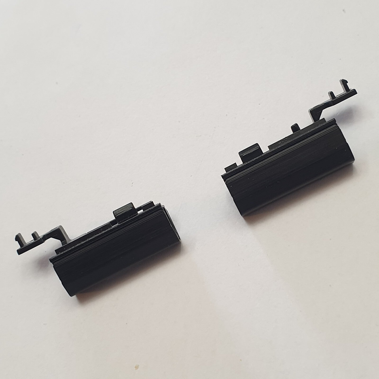 Fujitsu LifeBook U728 Scharnierabdeckung Hinge Cover Links Rechts Set – Bild 2