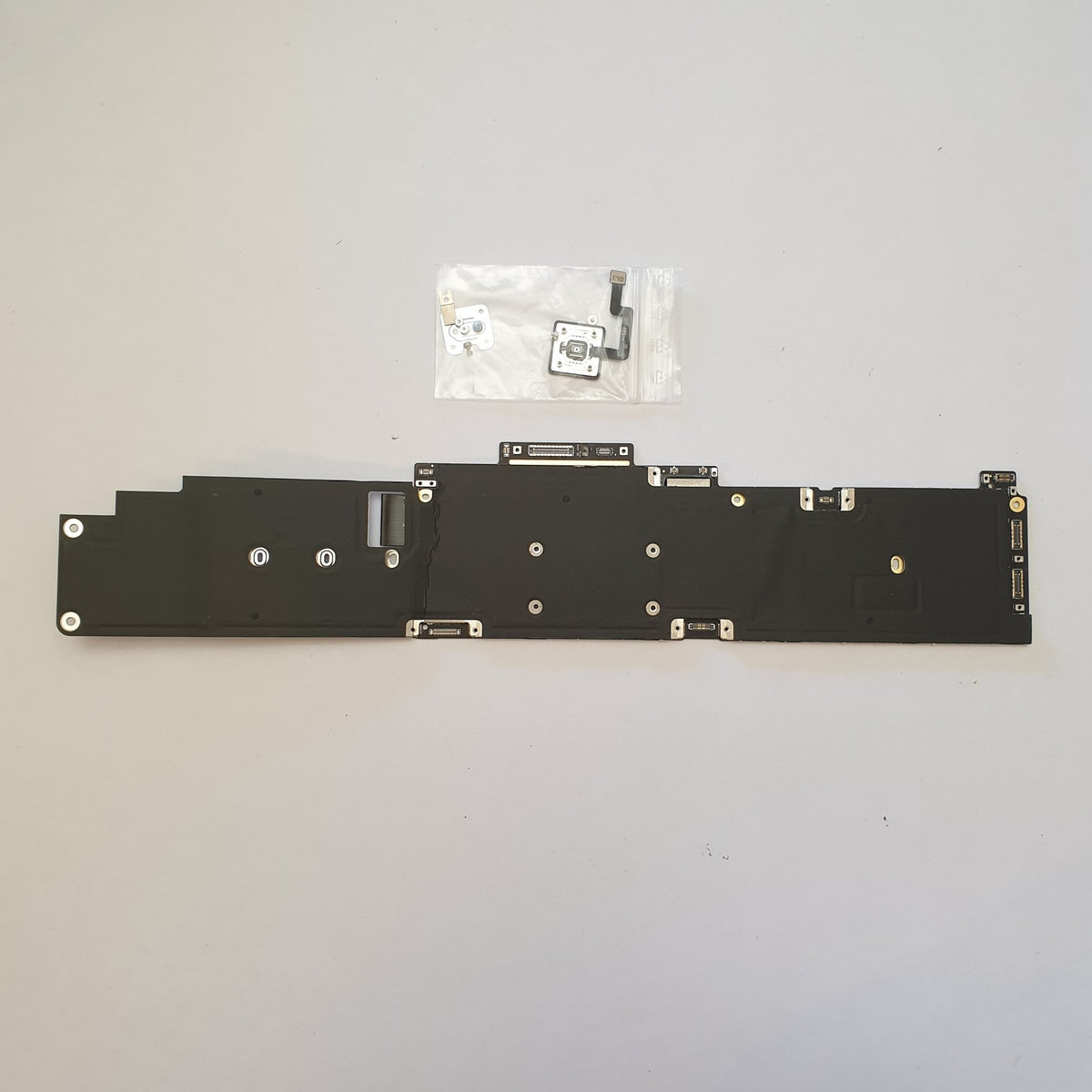 Apple MacBook Air A2681 Logic Board 820-02536-A M2 8GB 256GB mit Touch ID