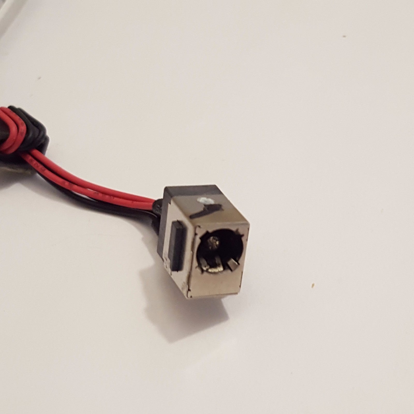Lenovo G555 Strombuchse Netzanschluss Buchse DC Power Jack mit Kabel