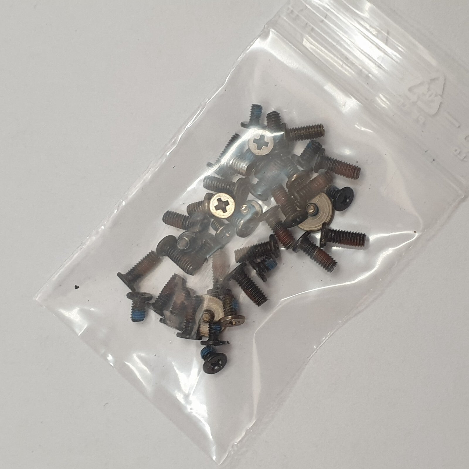 Toshiba Satellite C75-A Schraubensatz Screw Set Schrauben Gehäuse – Bild 2