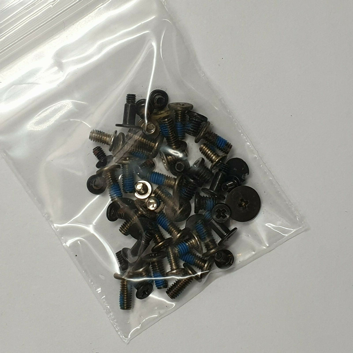 Toshiba Satellite C850-I0012 Schraubensatz Screw Set Schrauben Laptop