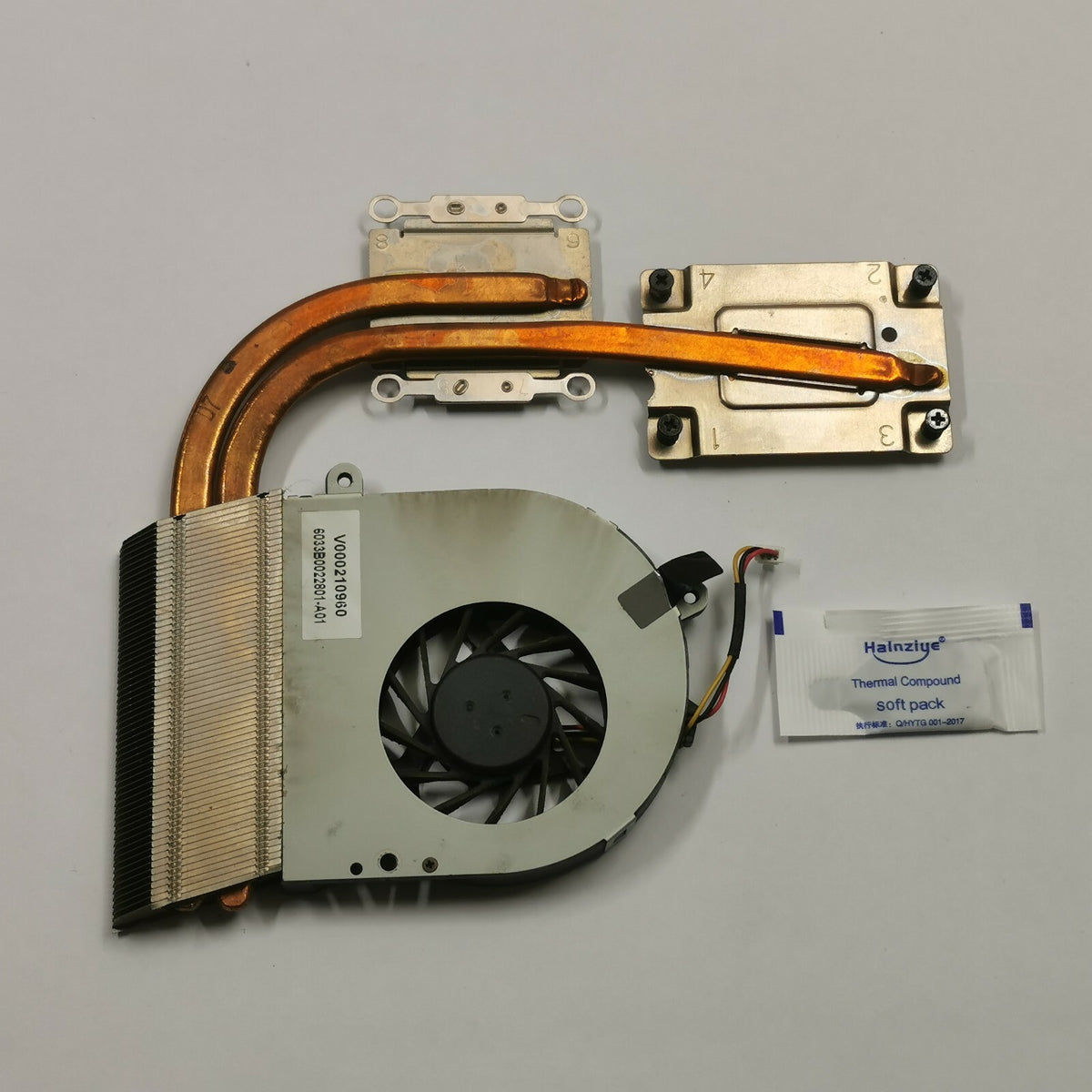 Toshiba Satellite L655 Kühler Lüfter Heatsink Fan mit Wärmeleitpaste