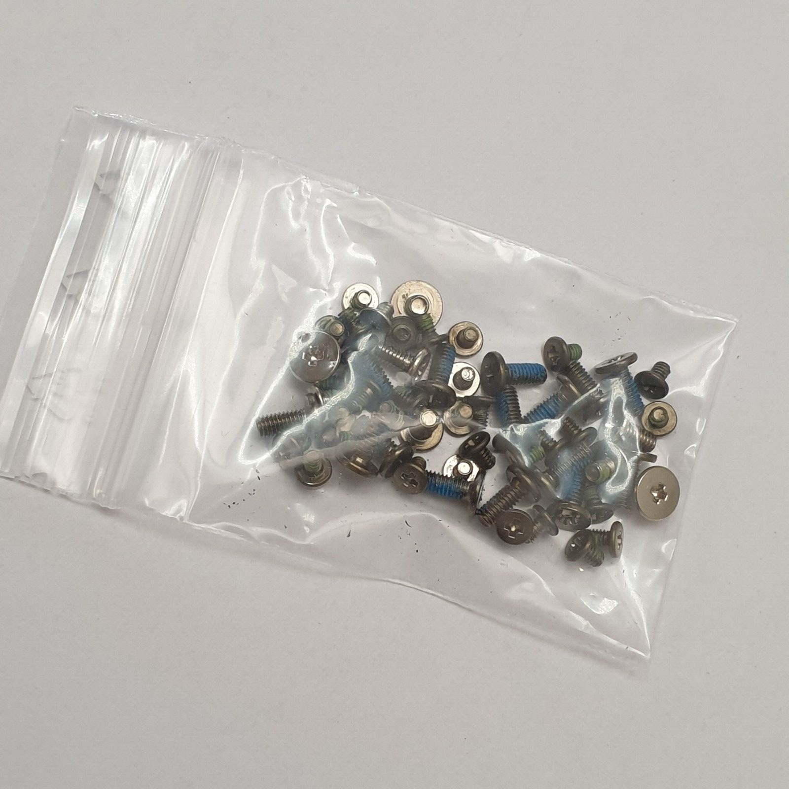 Fujitsu LifeBook U7510 Schraubensatz Screw Set Schrauben Gehäuse