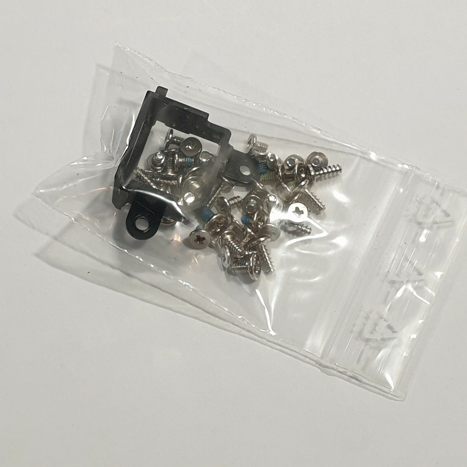 Fujitsu LifeBook P772 Schraubensatz Screw Set Gehäuse Schrauben – Bild 2