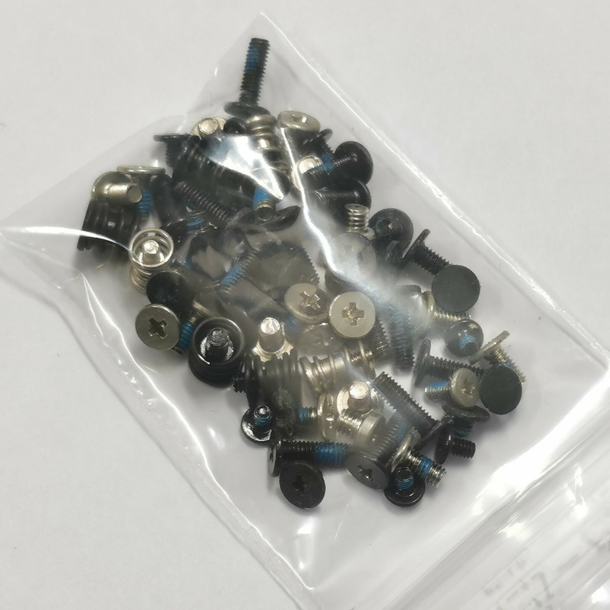 Toshiba Satellite C660-1TK Schraubensatz Screw Set Schrauben Gehäuse