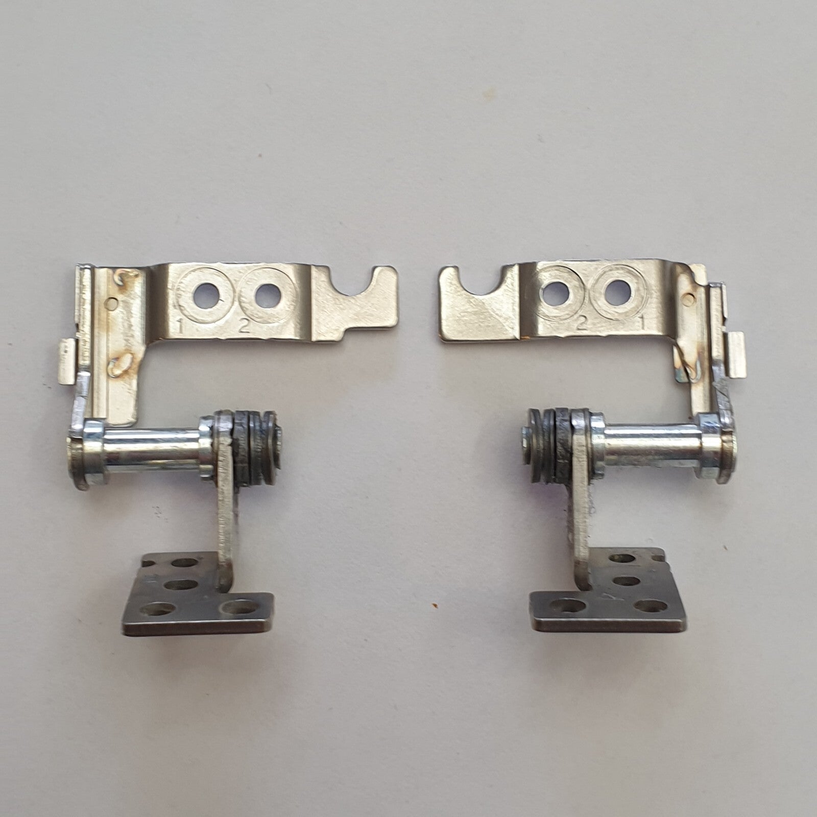 Fujitsu Lifebook E746 Displayscharniere Scharnier Set Hinge L R