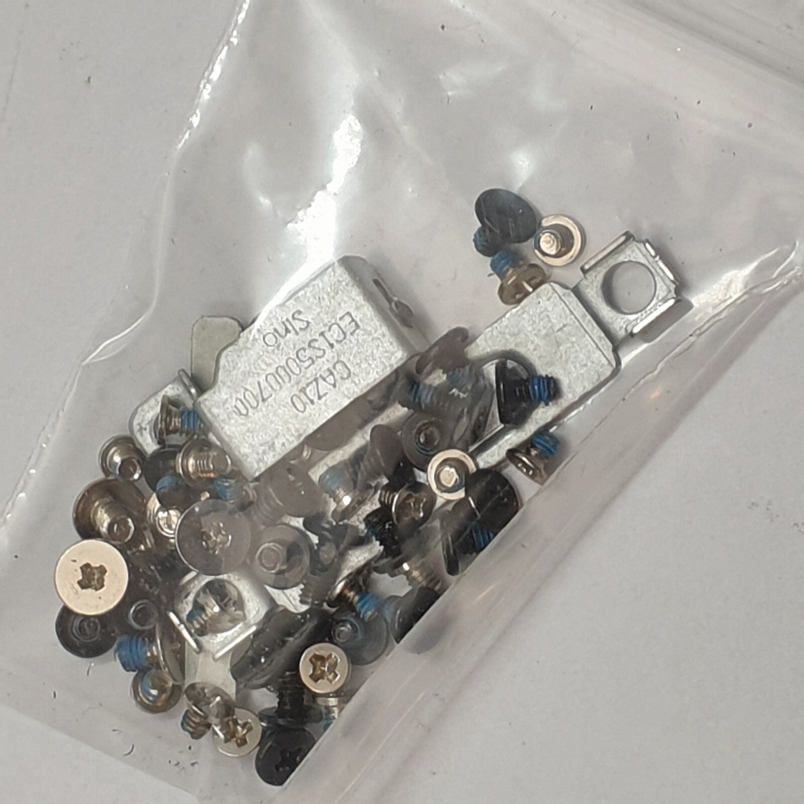 Dell Latitude 7390 Schraubensatz Schrauben Set Screw Set – Bild 2
