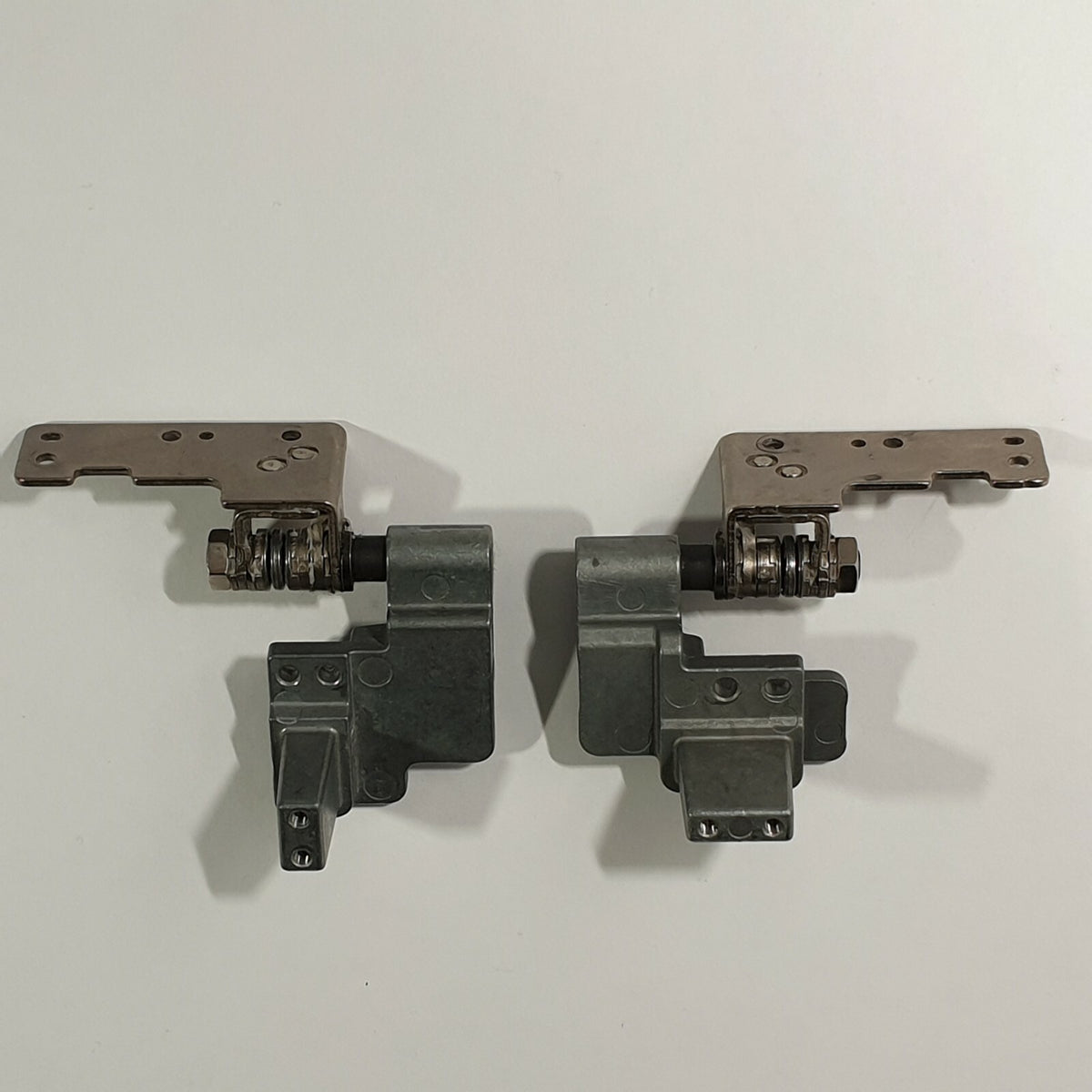 Alienware M18x Displayscharniere L+R Scharnier Set Hinge Set