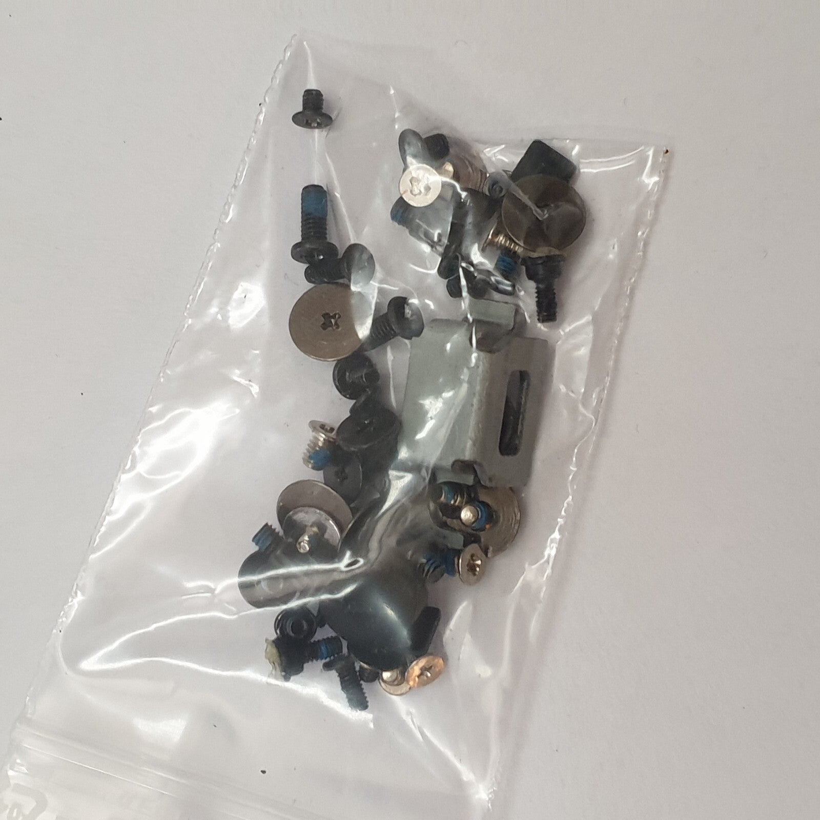 Lenovo ThinkPad P40 Yoga Schraubensatz Screw Set Schrauben Ersatzteil