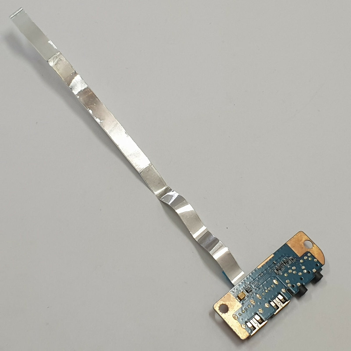 Toshiba Satellite L775D-10Q USB Audio Board Platine mit Kabel