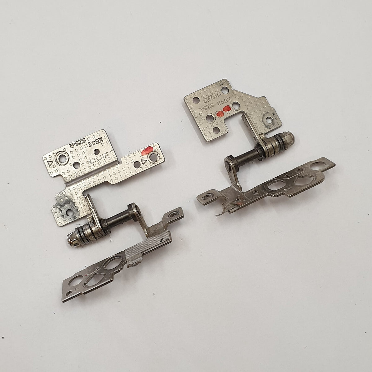 Asus P1501U Displayscharniere L+R Set Laptop Scharnier Gelenk Hinge