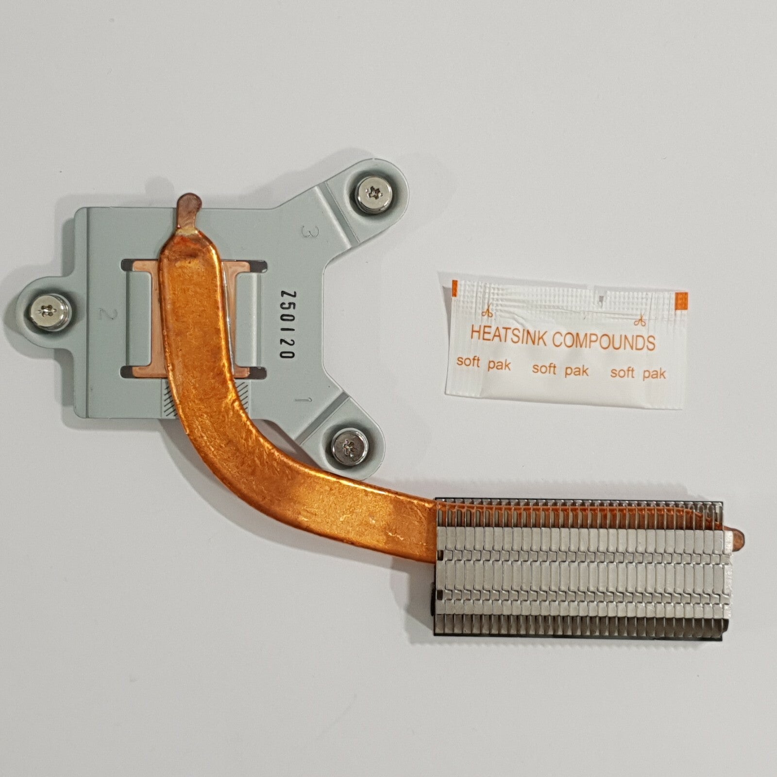 Fujitsu Lifebook E734 Kühler Heatsink Heatpipe mit Wärmeleitpaste