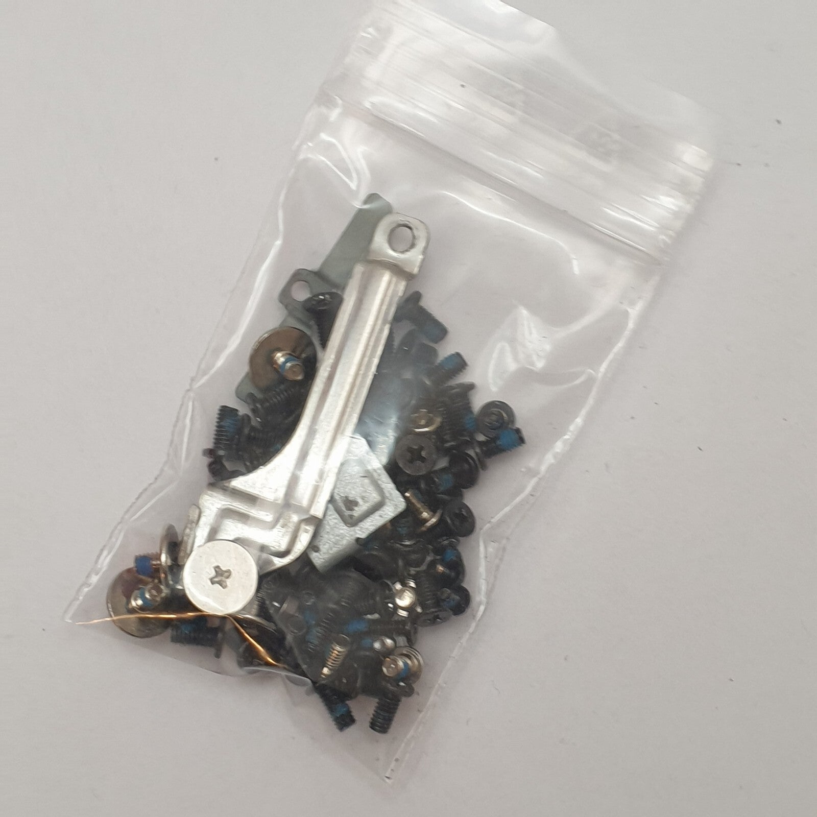 Dell Precision 7520 Schraubensatz Screw Set Schrauben Gehäuse