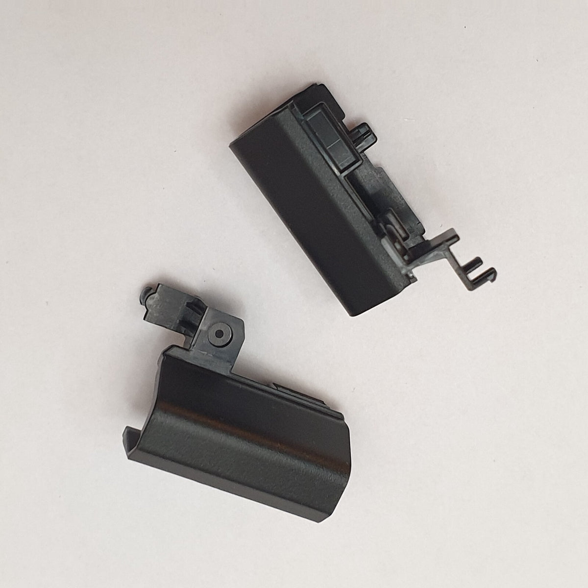 Fujitsu Lifebook U7410 Scharnierabdeckung Hinge Cover Set