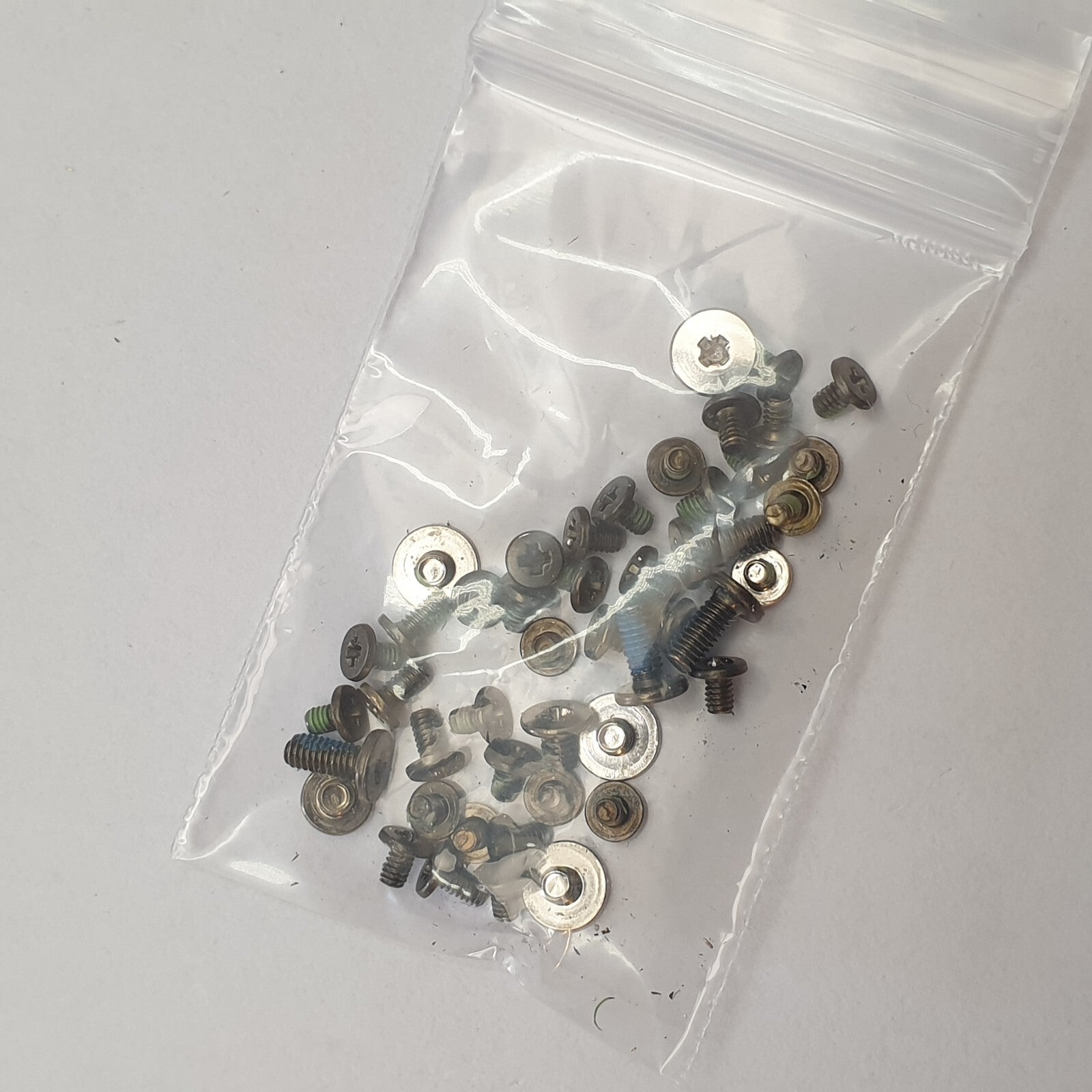 Fujitsu LifeBook U728 Schraubensatz Screw Set Schrauben Ersatzteil