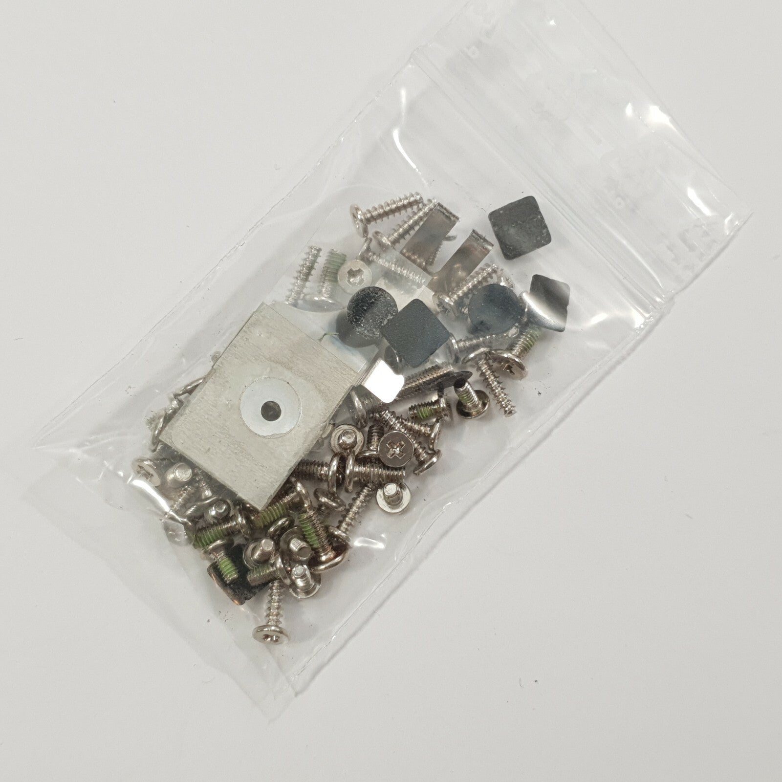 Fujitsu Lifebook T731 Schraubensatz Screw Set Schrauben Gehäuse – Bild 2