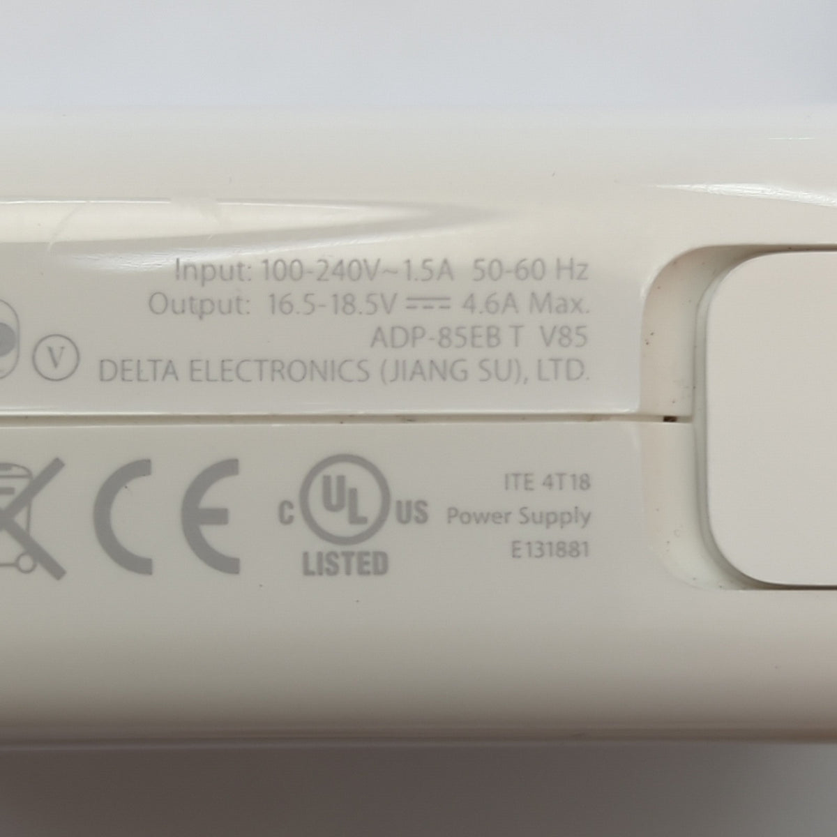 Original Apple 85W MagSafe Netzteil Ladegerät 16,5–18,5V 4,6A Weiß