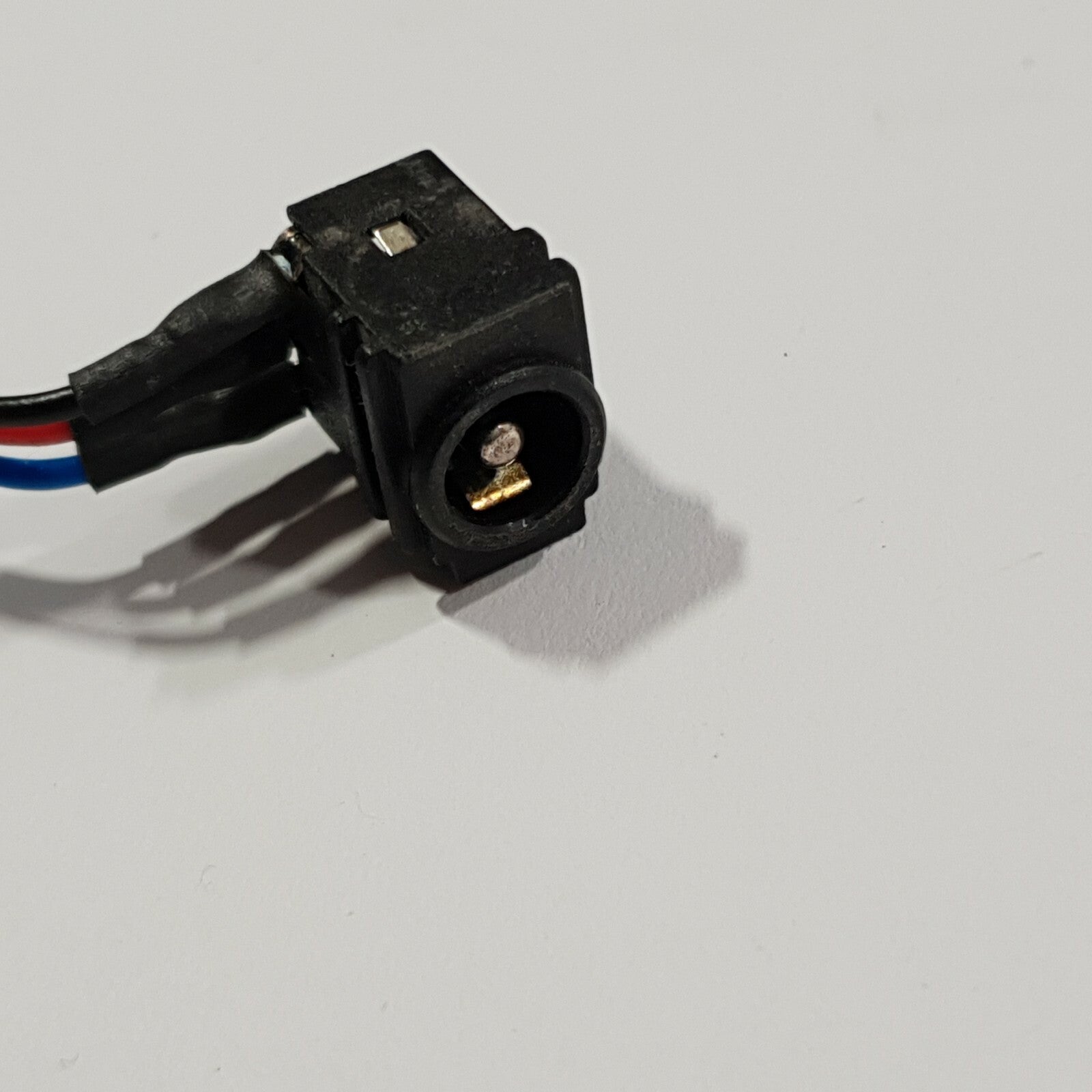 Fujitsu Lifebook P702 Original Strombuchse DC Jack Ladebuchse Anschluss Kabel