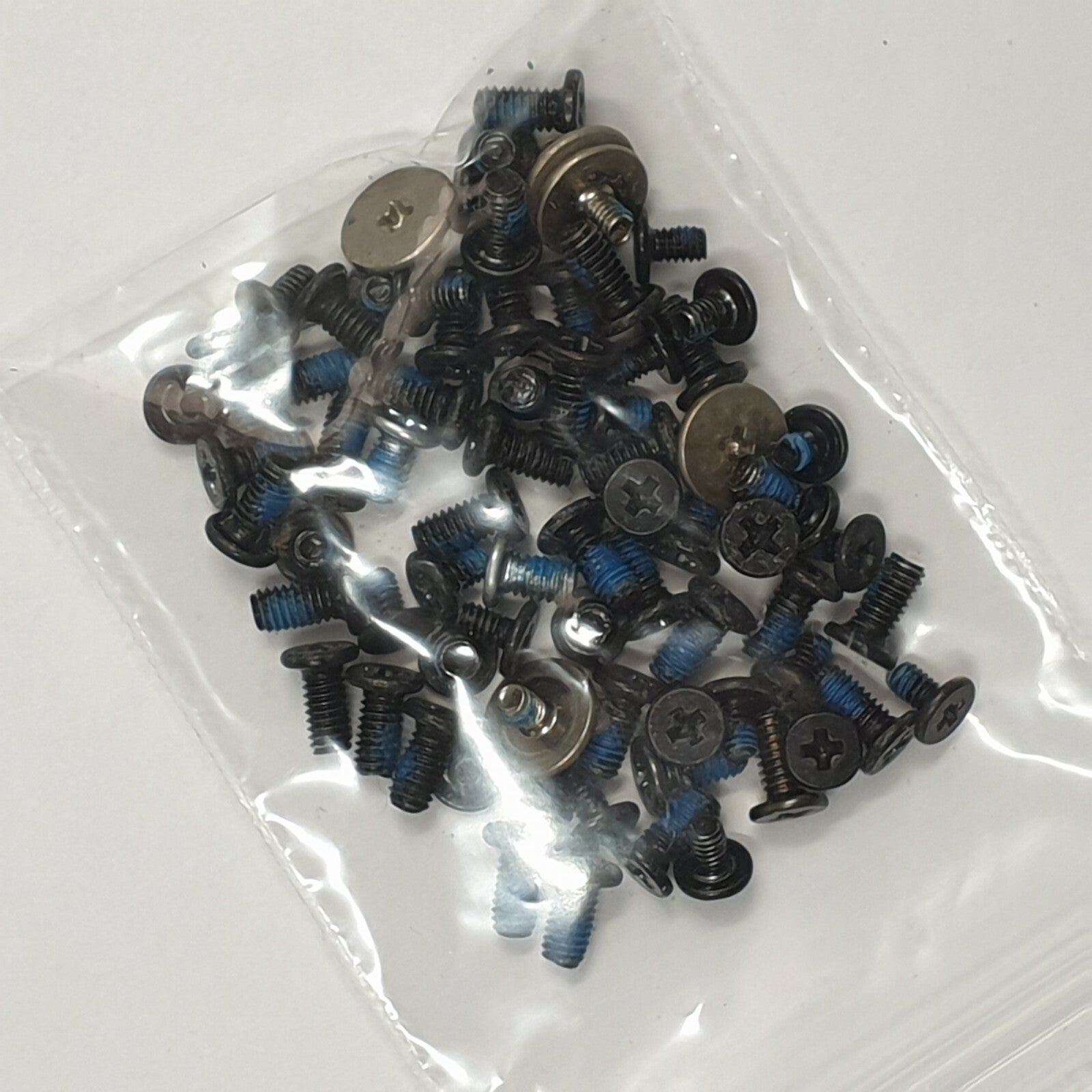 Dell Inspiron 1564 Schraubensatz Screw Set Schrauben Gehäuse Ersatzteile – Bild 2