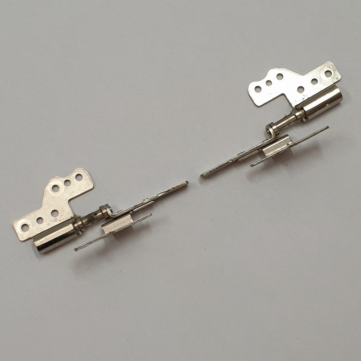 Thomson THN14B Displayscharniere Leisten L+R Links Rechts Scharniere Hinge Set L
