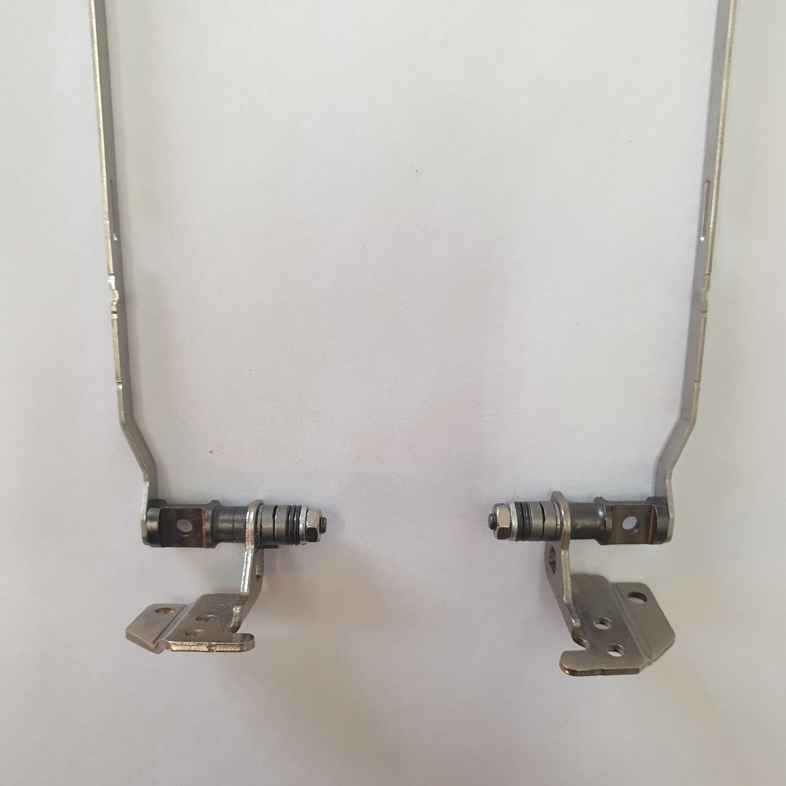 Fujitsu Lifebook E458 Displayscharniere Scharniere Hinge Set L R – Bild 2