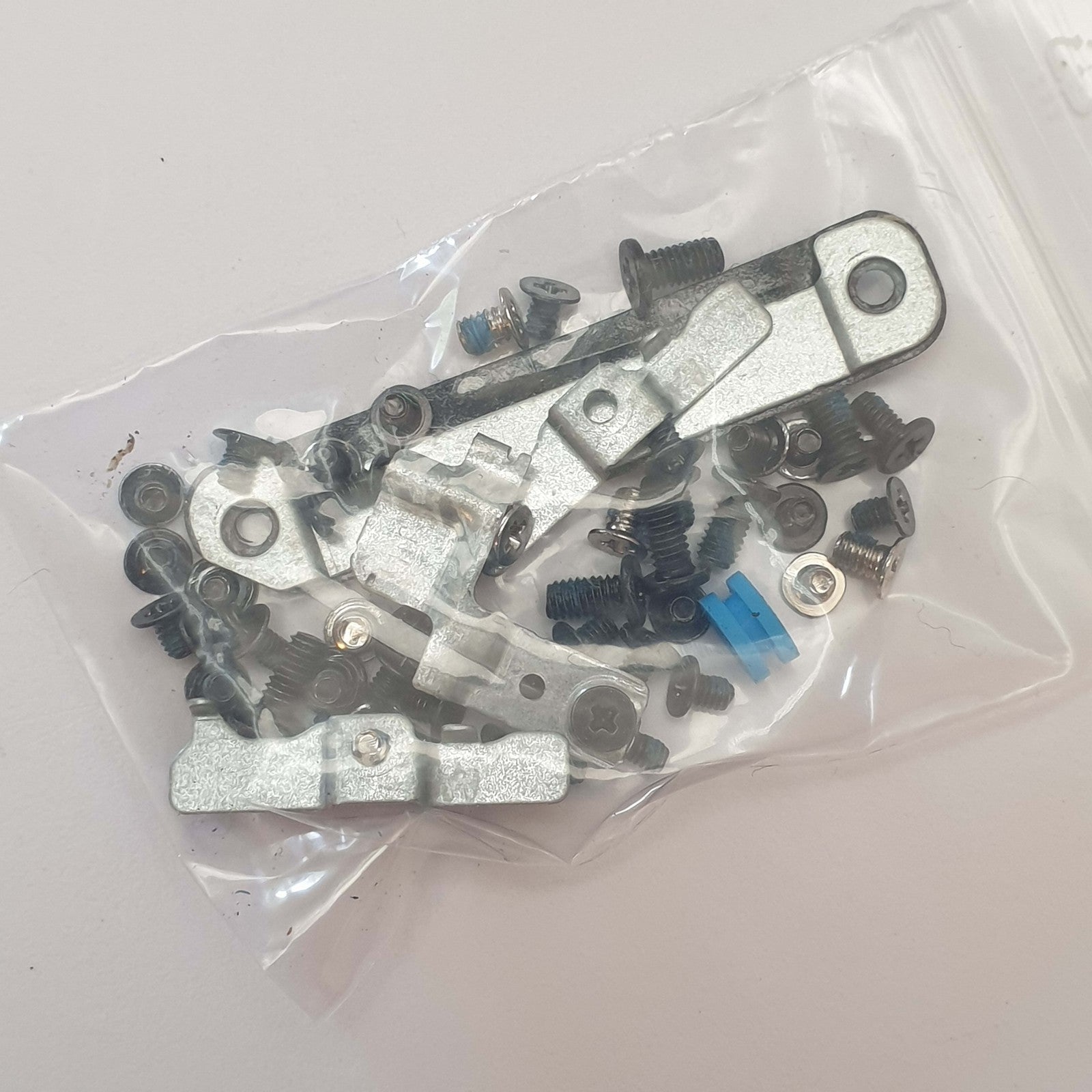 Dell Latitude 5520 Schraubensatz Screw Set Schrauben