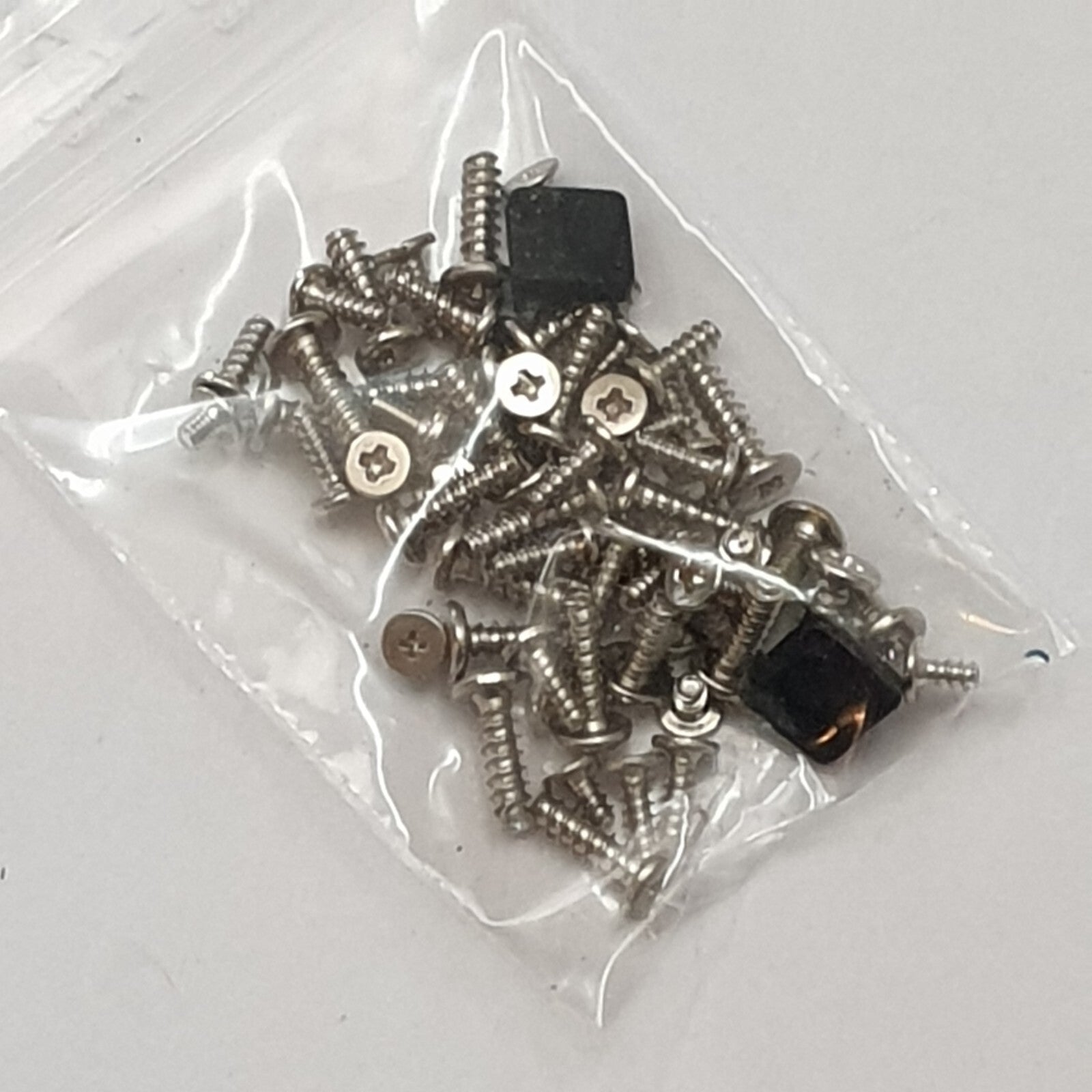 Fujitsu LifeBook E556 Schraubensatz Screw Set Schrauben Ersatzteil – Bild 2