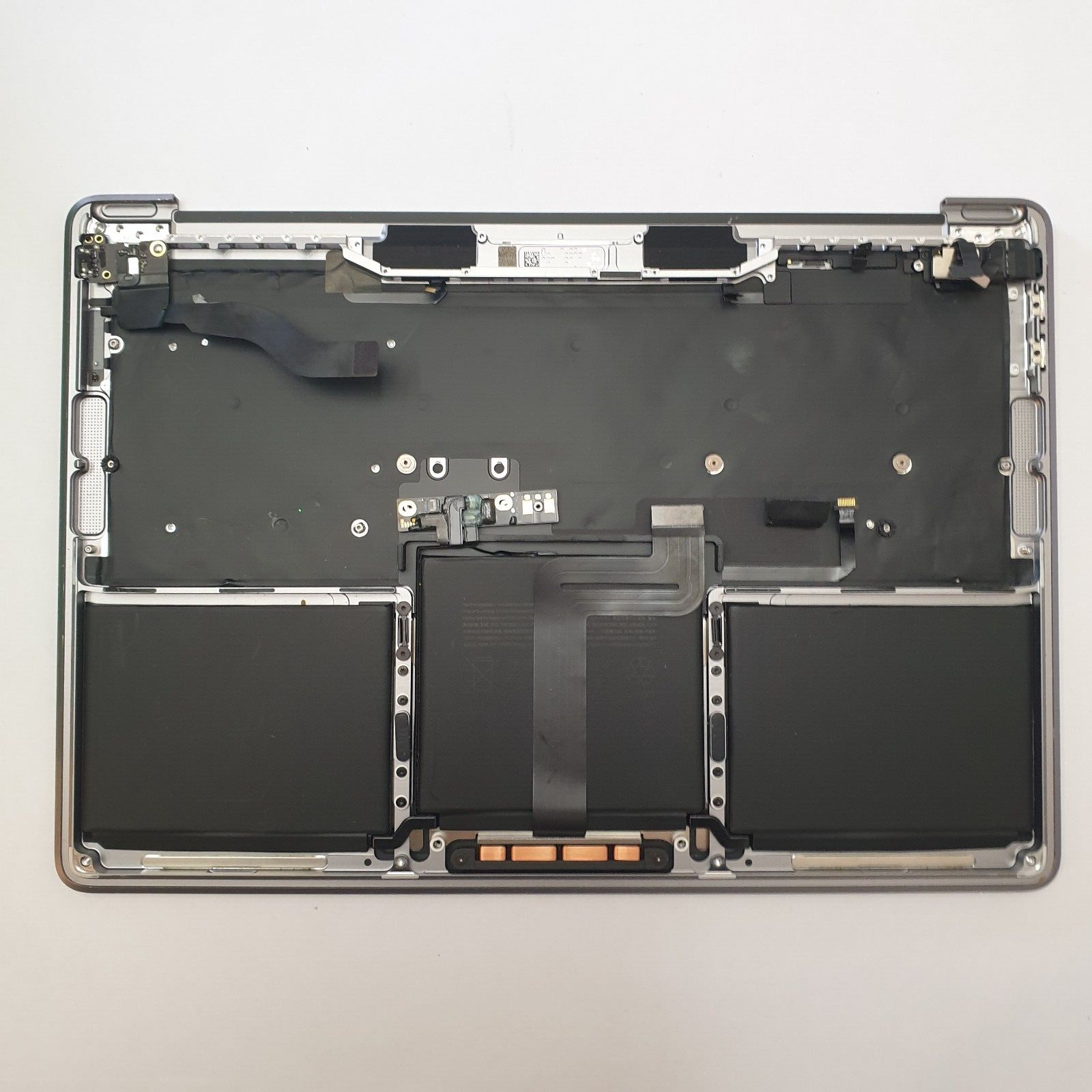 Apple MacBook Pro 13" M1 A2338 Ende 2020 Handauflage + Akku ! Tastatur DE