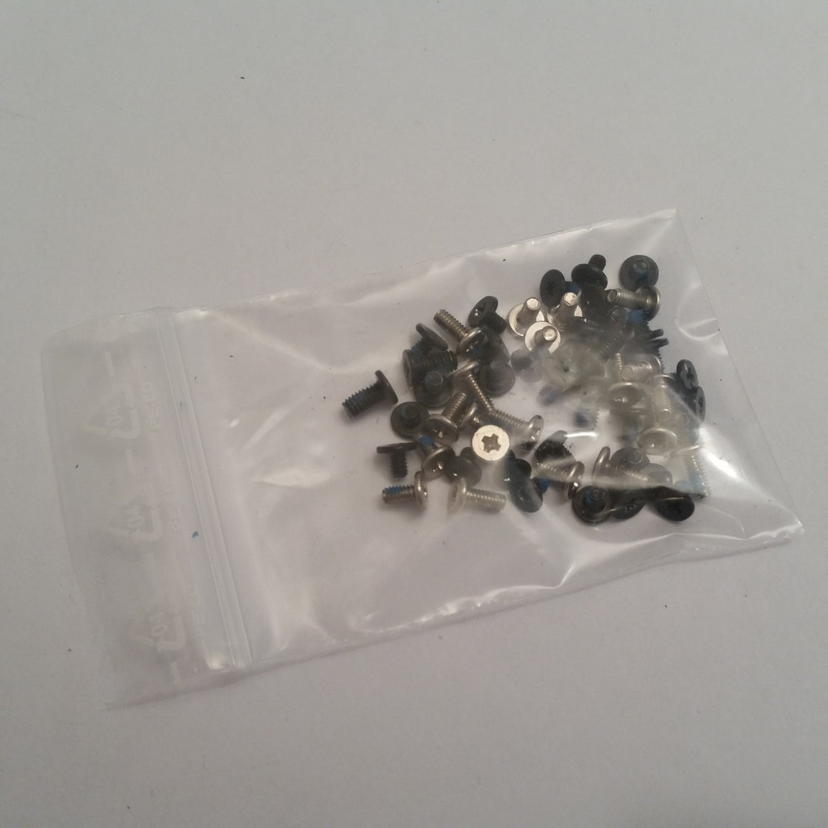 Dell Latitude E4200 Schraubensatz Screw Set Schrauben Gehäuse