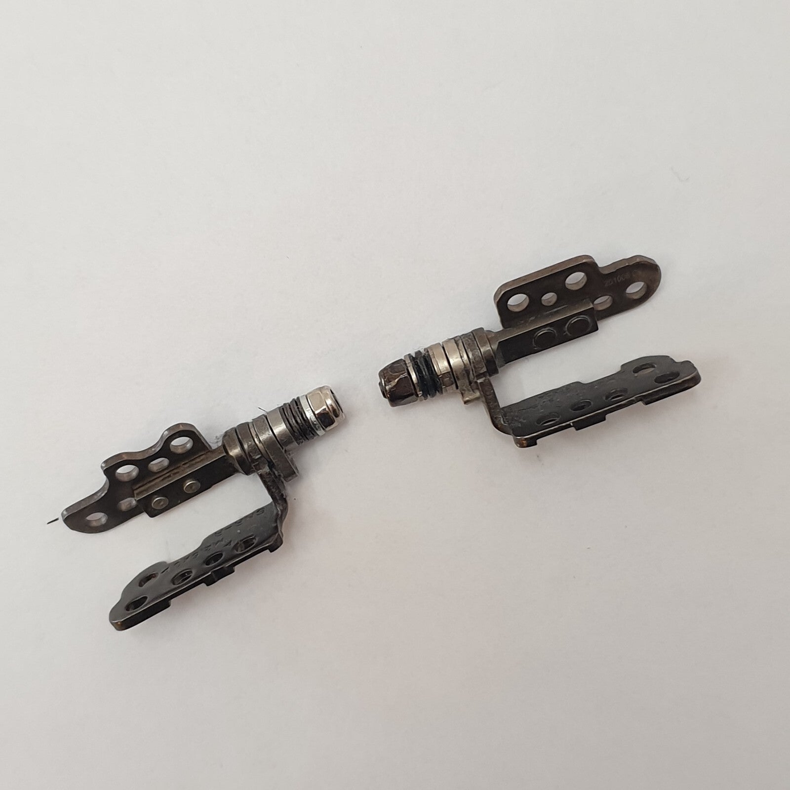 Dell Latitude 5410 Displayscharniere Scharnier Set Links Rechts Hinges