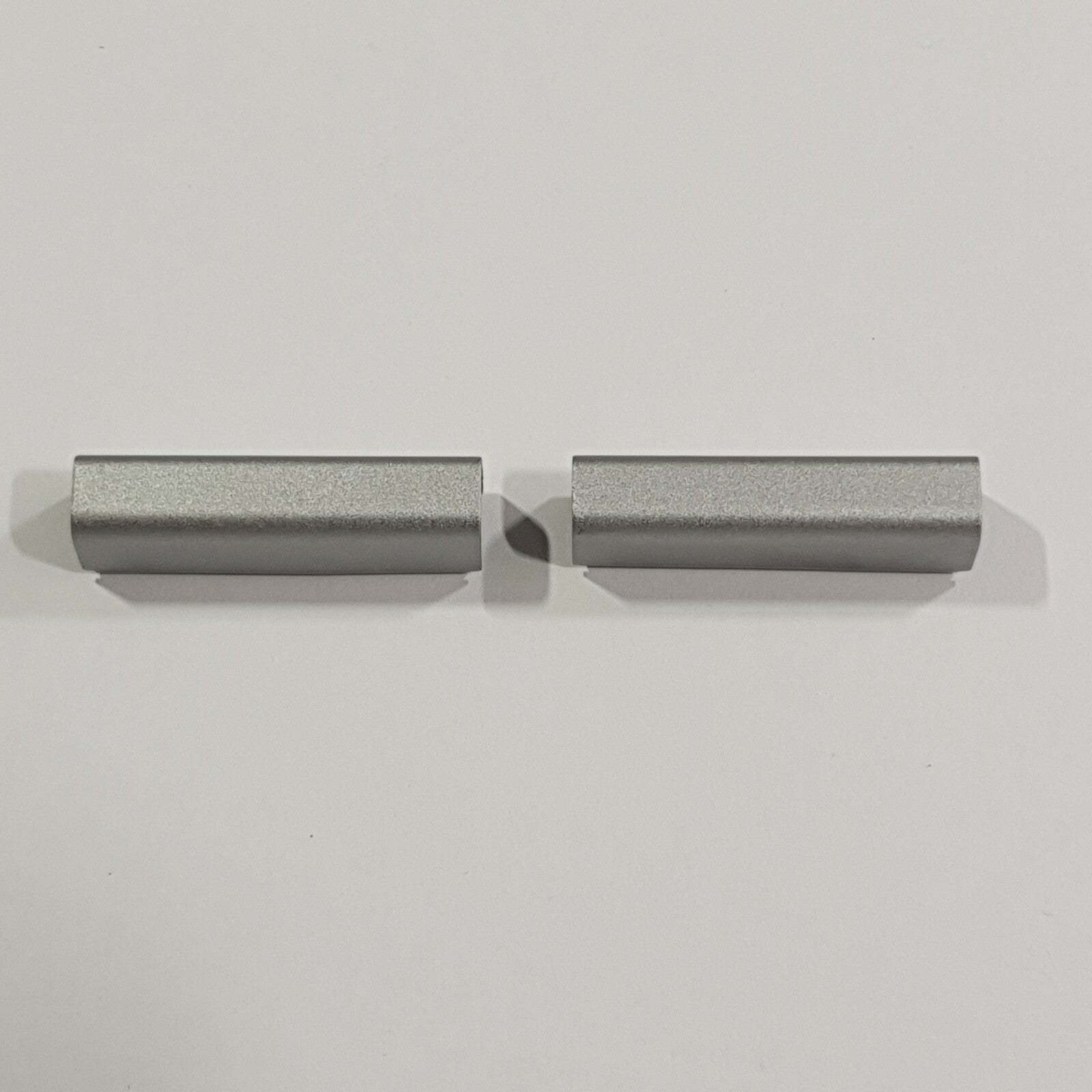 Dell Latitude E6420 Scharnierabdeckung Hinge Cover Set Abdeckungen