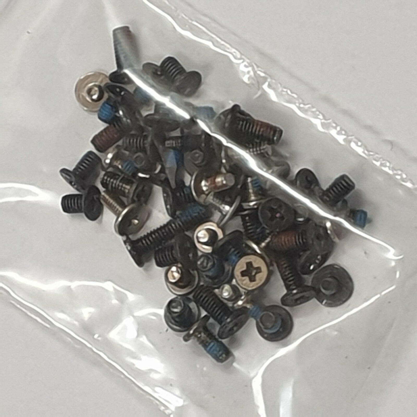 HP Pavilion dm3 Schraubensatz Screw Set Schrauben Gehäuse