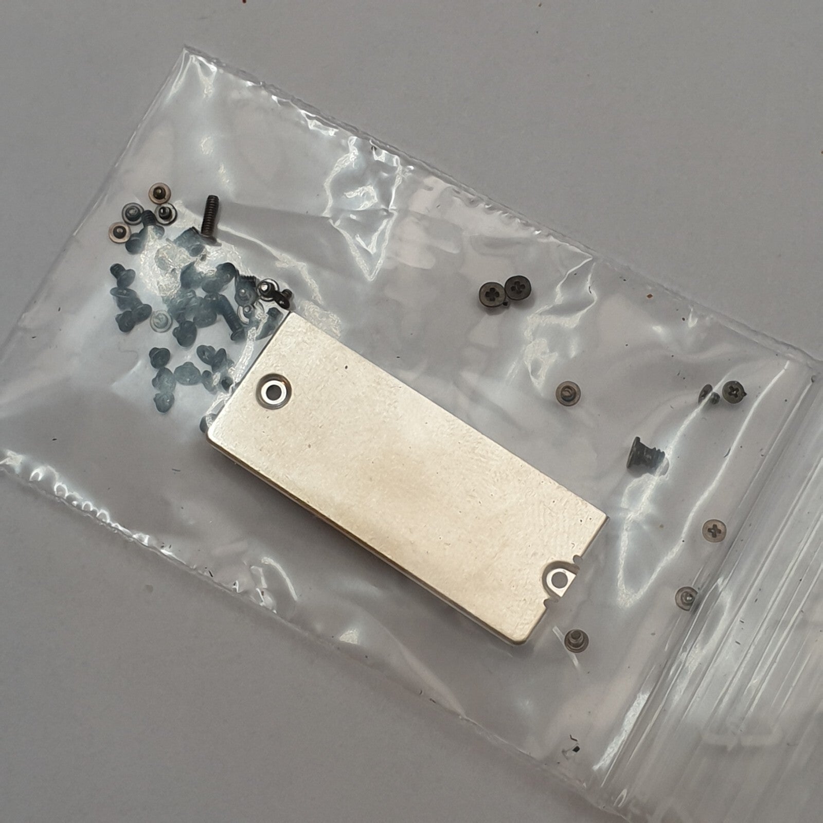 Apple iPad mini 5. Gen A2123 Schraubensatz screw set Schrauben – Bild 2