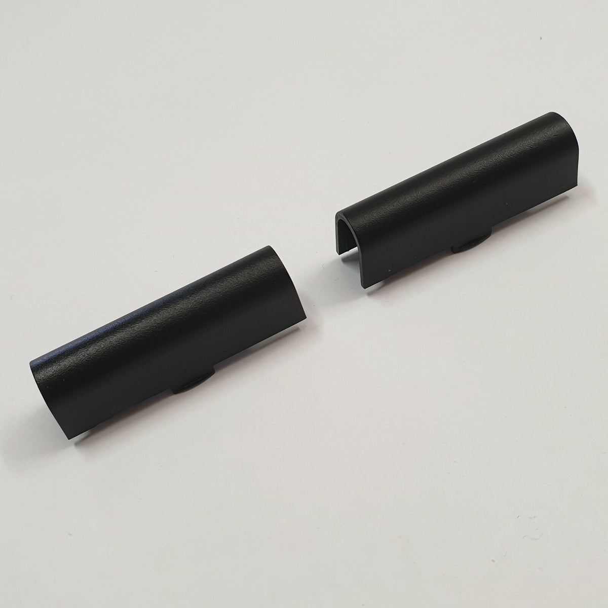 Acer eMachines E527 Scharnierabdeckungen Hinge Covers Caps Links Rechts Schwarz