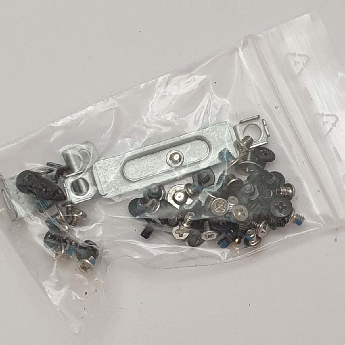 Dell Latitude 7290 Schraubensatz Screw Set Schrauben M.2 Halterung