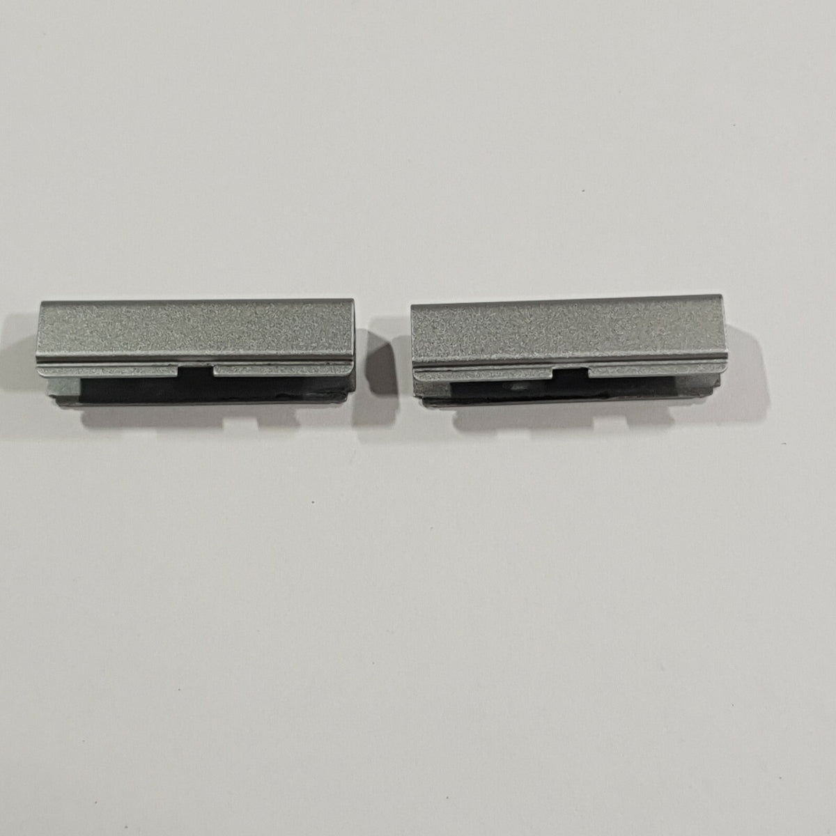 Dell Latitude E6420 Scharnierabdeckung Hinge Cover Set Abdeckungen