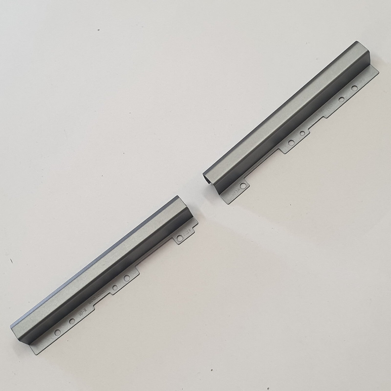 Dell Precision 7710 Scharnierabdeckung Set Display Scharnier Cover Hinge