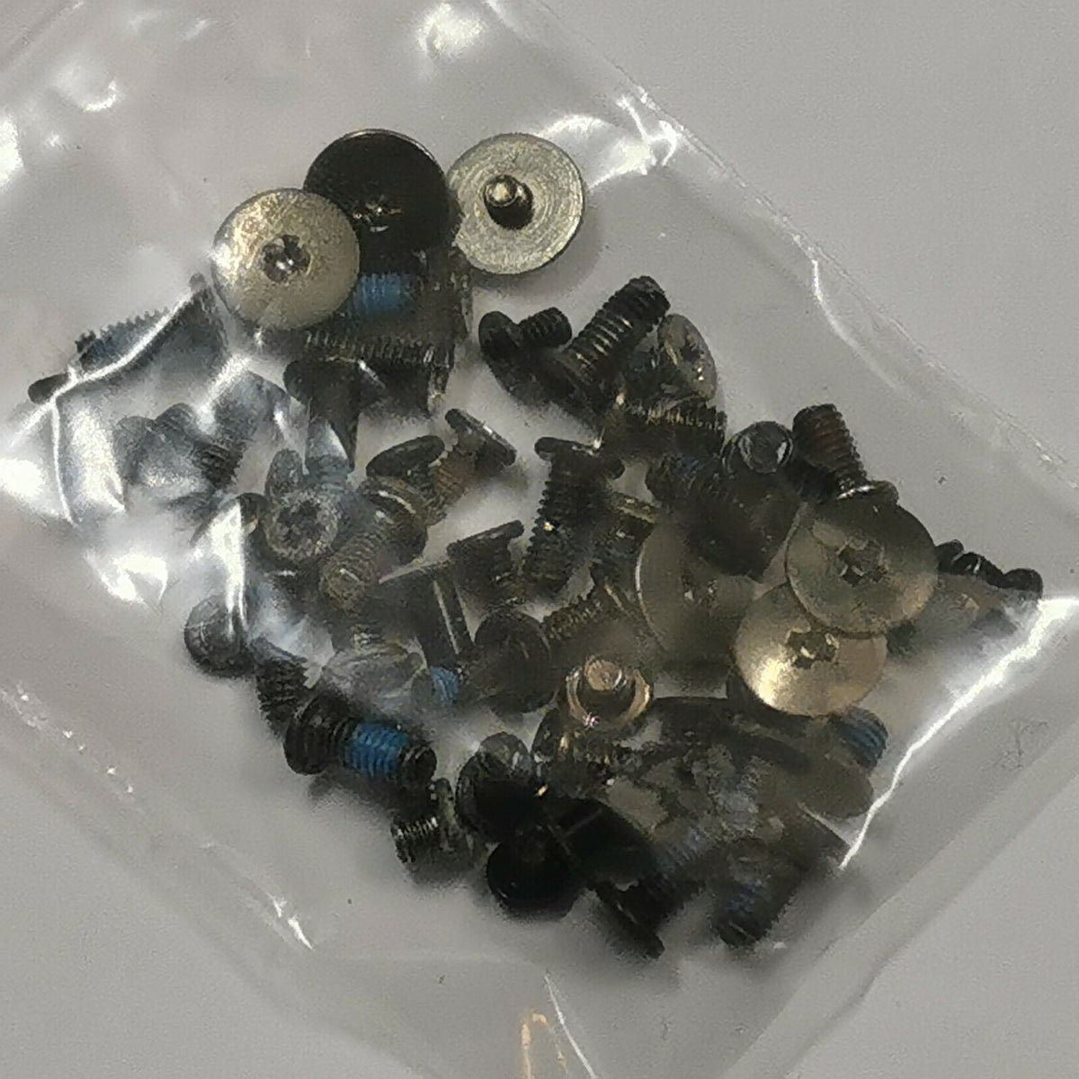 Toshiba Satellite L655 Schraubensatz Screw Set Schrauben Gehäuse