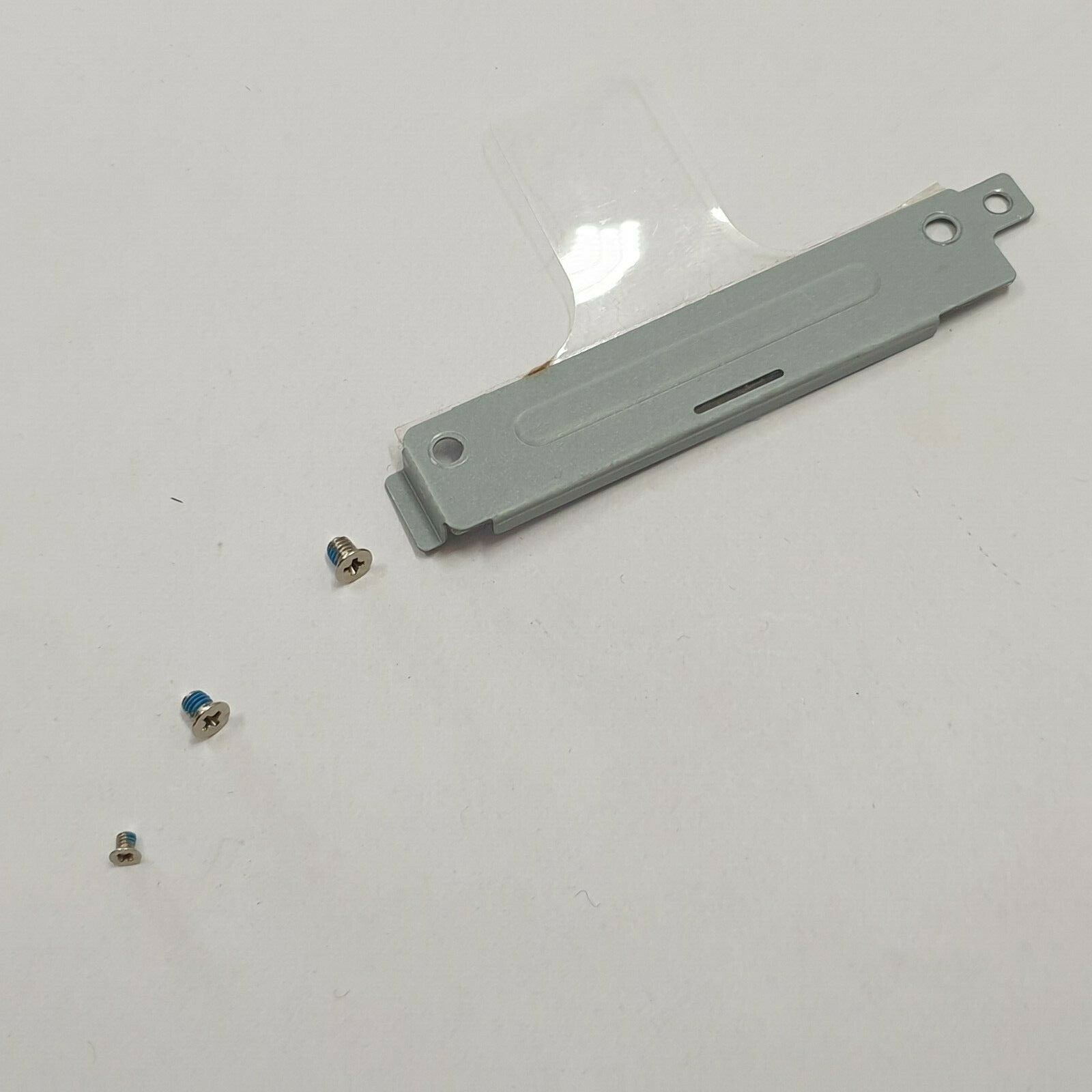 Toshiba Satellite L830 HDD Abdeckung Festplatten Halterung Bracket Schrauben – Bild 2