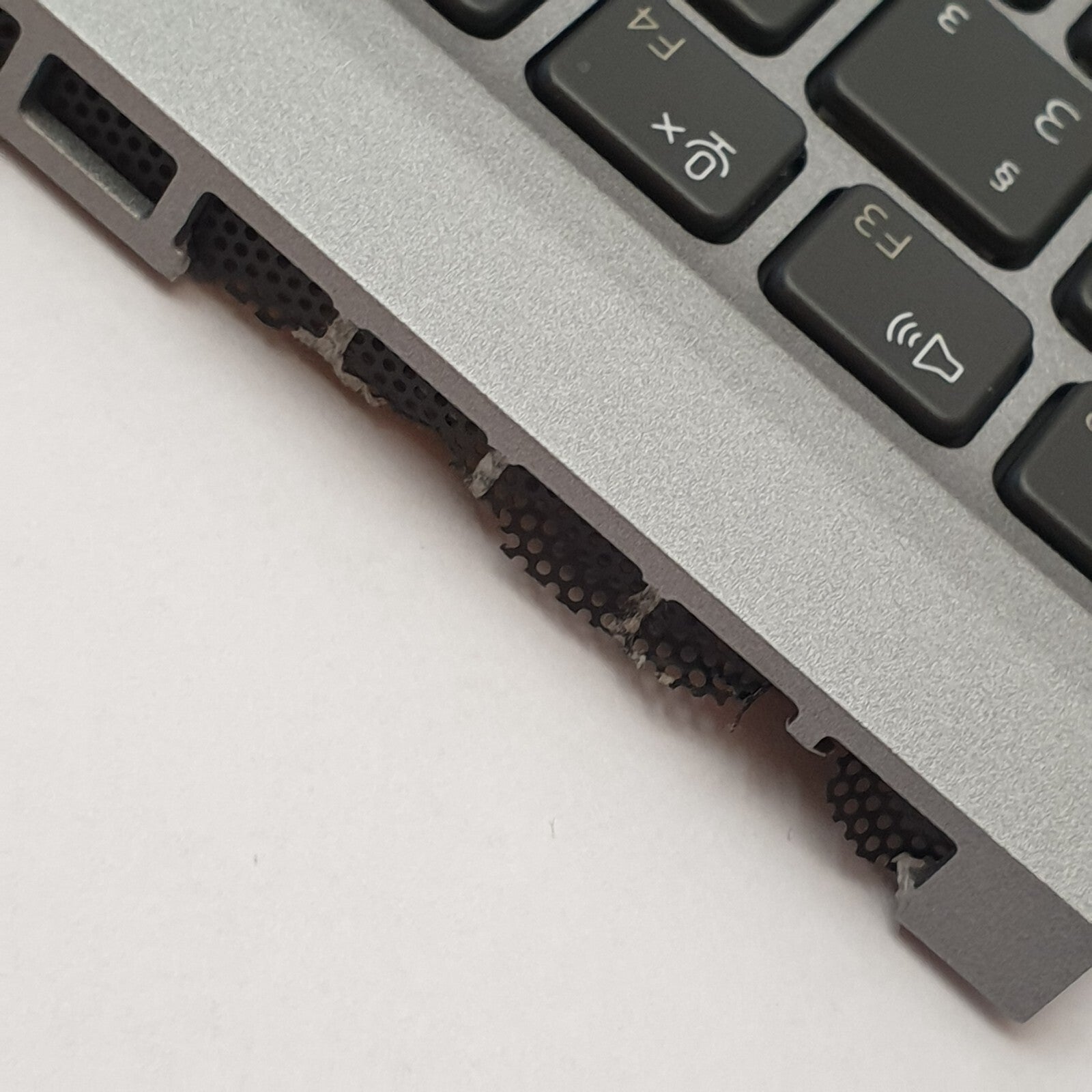 Dell Latitude 5330 Handauflage Tastatur Deutsch QWERTZ Palmrest Keyboard Backlit – Bild 3
