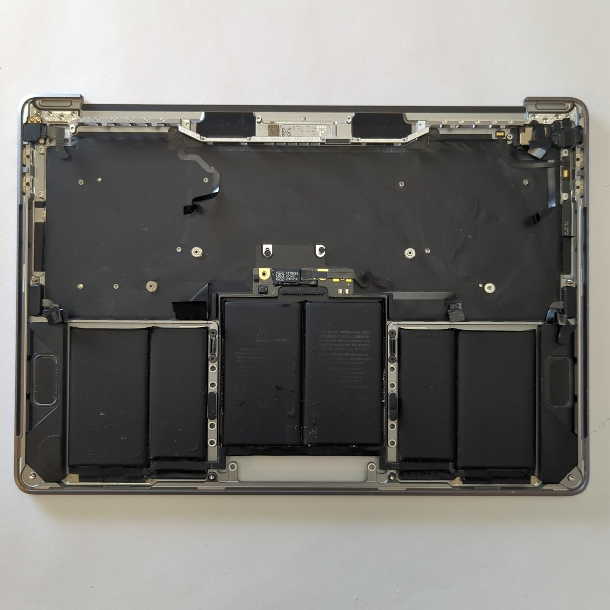 Apple MacBook Pro 13 A2251 Handauflage Tastatur Deutsch QWERTZ Palmrest