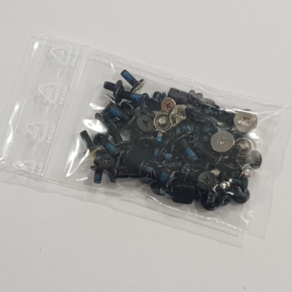 Toshiba Satellite A210-11P Toshiba Satellite A210 11P Schraubensatz Screw Set