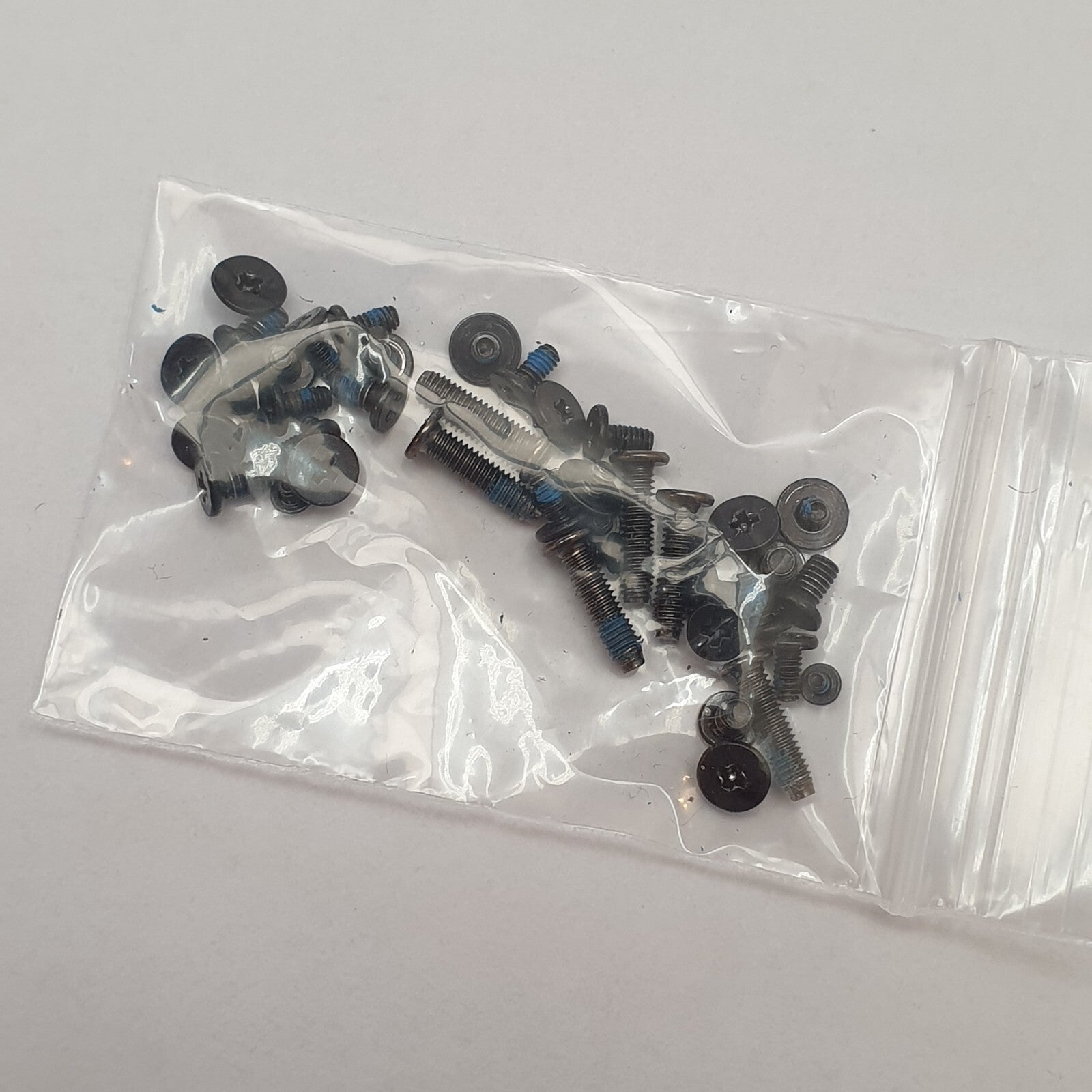 HP EliteBook 850 G8 Schraubensatz Screw Set Gehäuse Schrauben