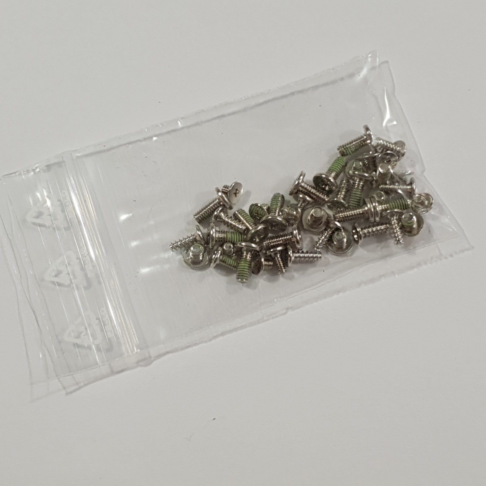 Fujitsu Lifebook E743 Schraubensatz Schrauben Set Screw Set – Bild 2