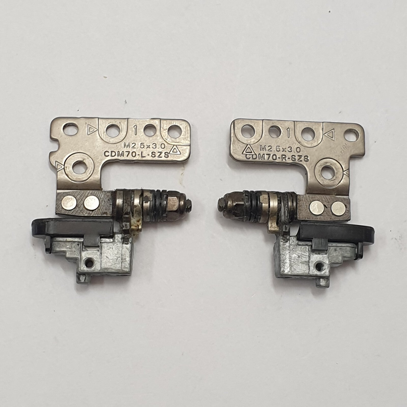 Dell Latitude E5480 Displayscharniere L+R Scharniere Links Rechts Hinges L R