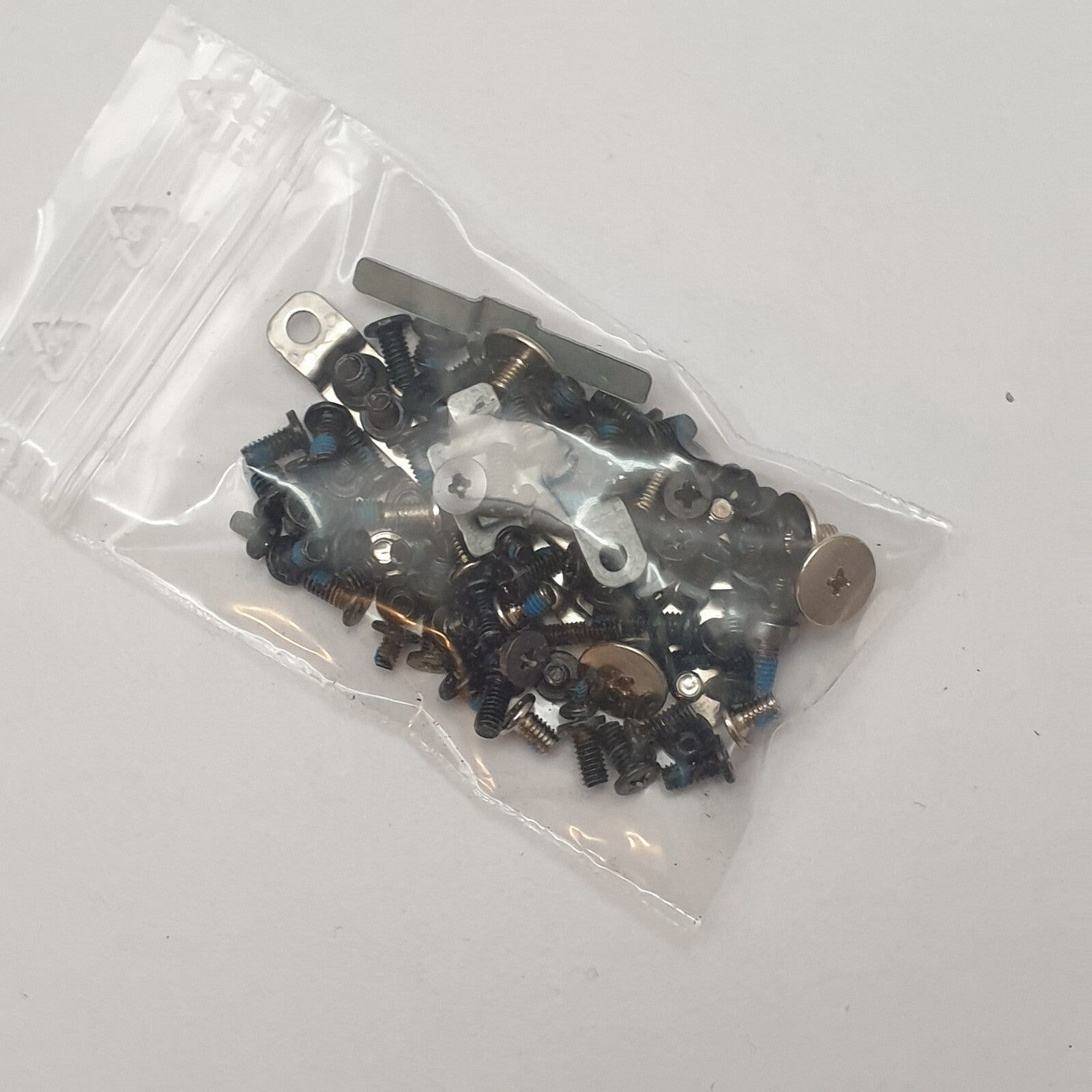 Dell Precision 7520 Schraubensatz Screw Set Schrauben Gehäuse – Bild 2