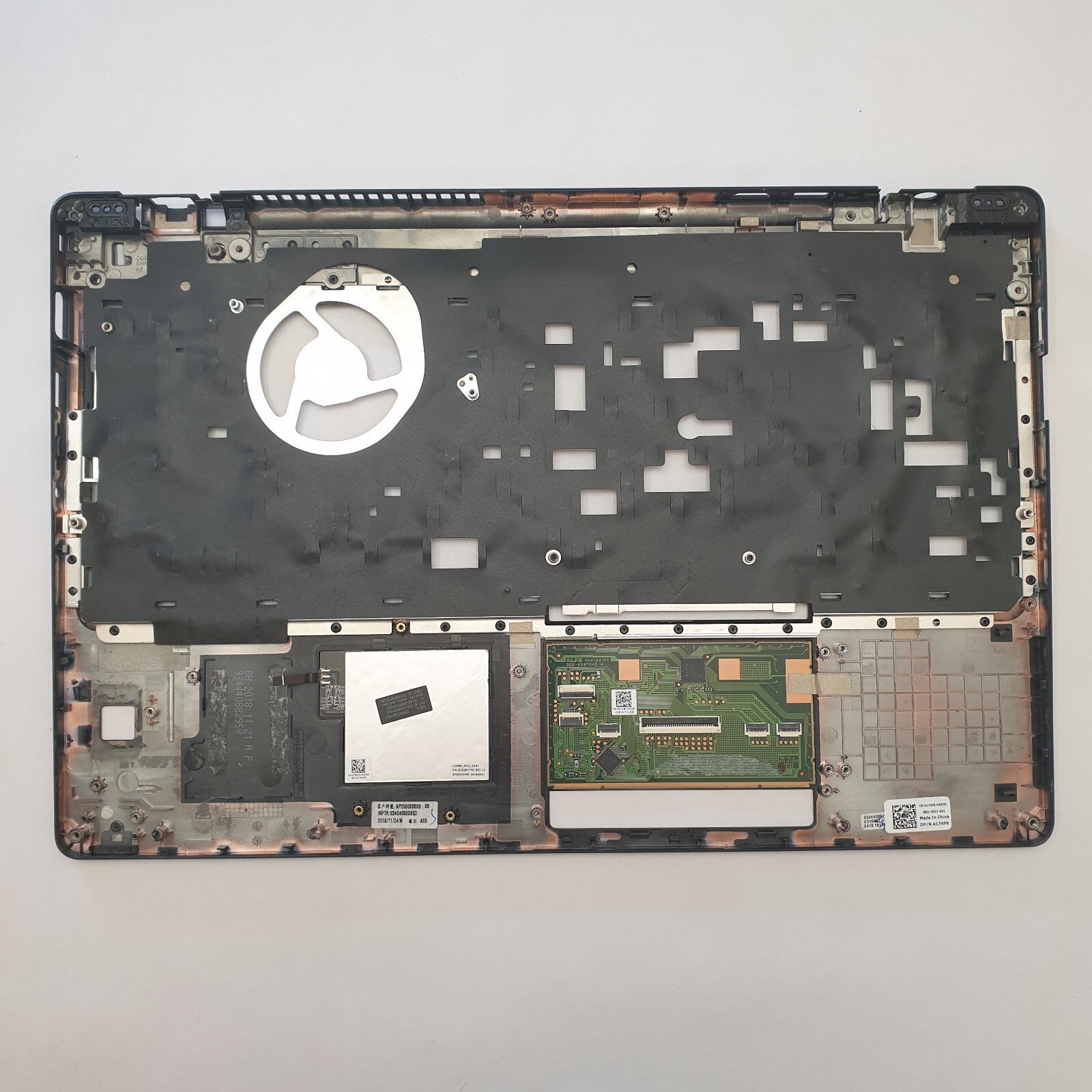 Dell Latitude 5590 Handauflage Oberseite Gehäuse Palmrest Touchpad – Bild 4