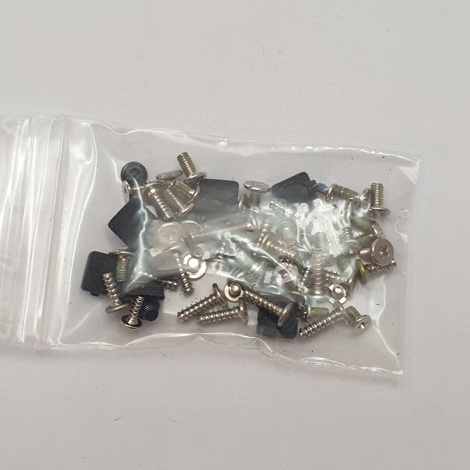 Fujitsu Lifebook E782 Schraubensatz Screw Set Schrauben Ersatzteil – Bild 2